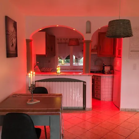 La Pomme D'amour Saint-Genet-Lerpt