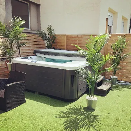 La Pomme D'amour Holiday home Saint-Genet-Lerpt
